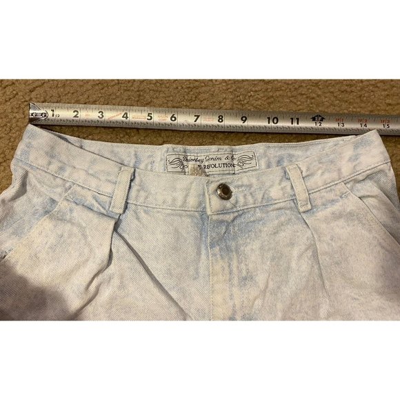Vintage Unionbay Distressed Acid Wash Blue Denim Jean Shorts Size 31 8” Inseam - Picture 5 of 10